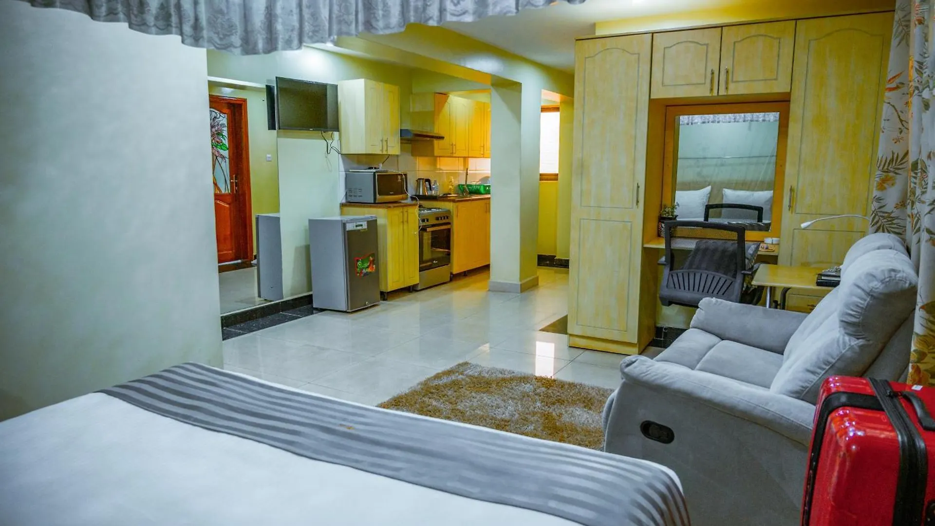 Crystal Suites & Apartments Kampala Hotel