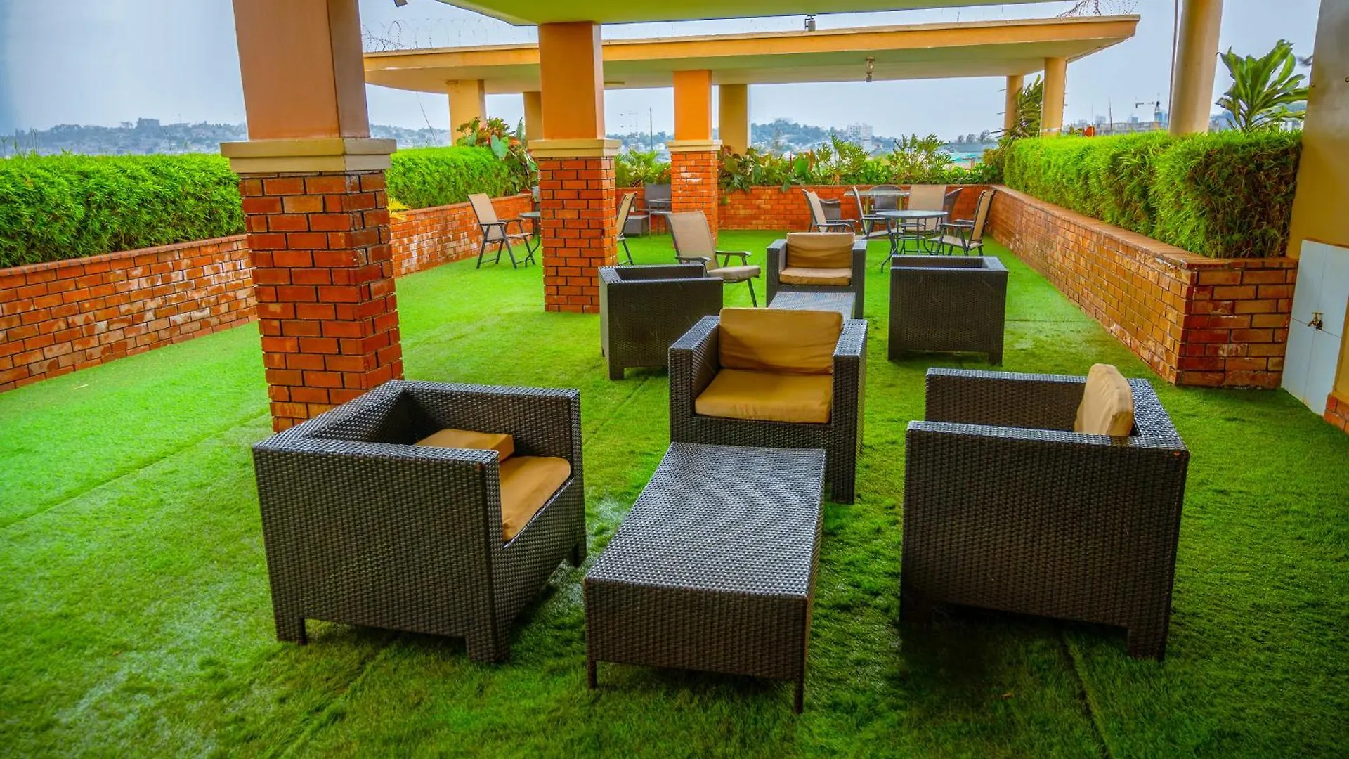 Crystal Suites & Apartments Kampala 3*,